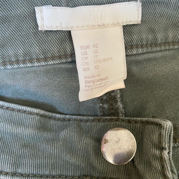 Lot of Shorts •Silver•H&M•AE 🩳 - Picture 4 of 10